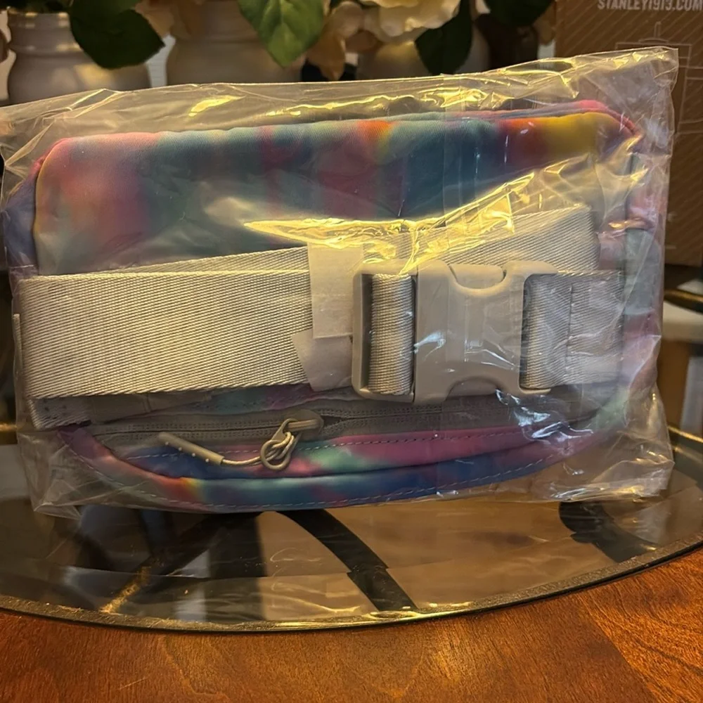 Lululemon crossbody BELT BAG NWT in new unopened packaging  Tye Dye